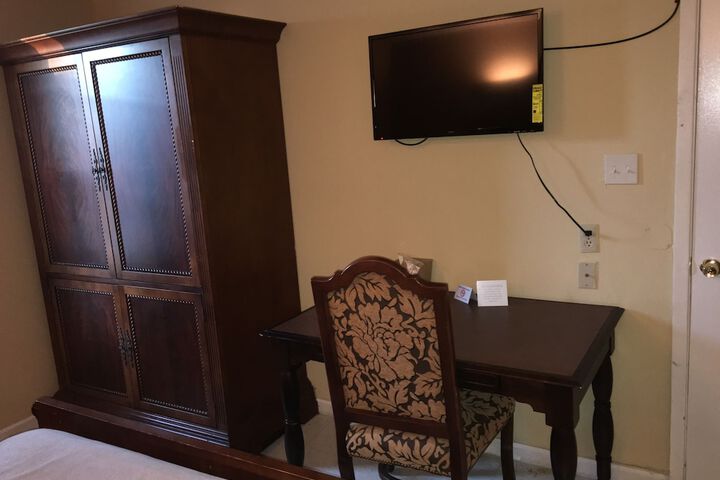 Room 15 of 38