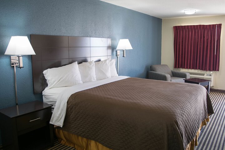 Single King Bed (8 of 9)