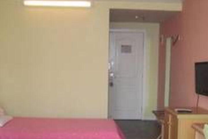 Room 25 of 35