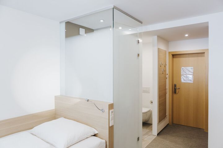 Room 12 of 49