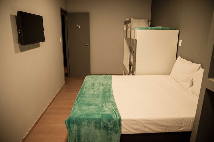 Room 27 of 64