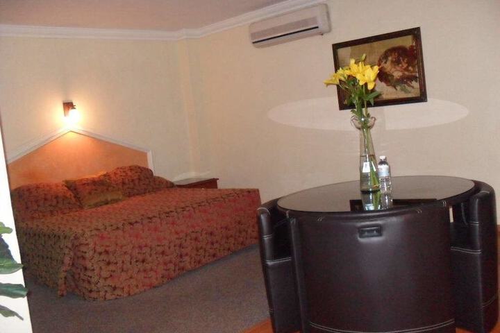 Room 3 of 28