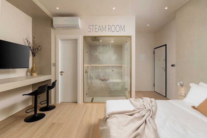 Room 4 of 68