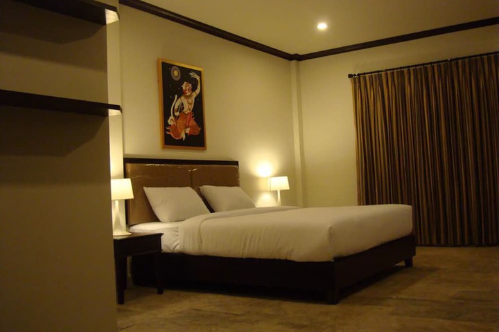 Room 10 of 43