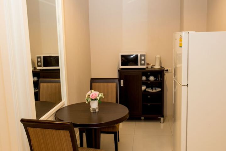 Private kitchenette