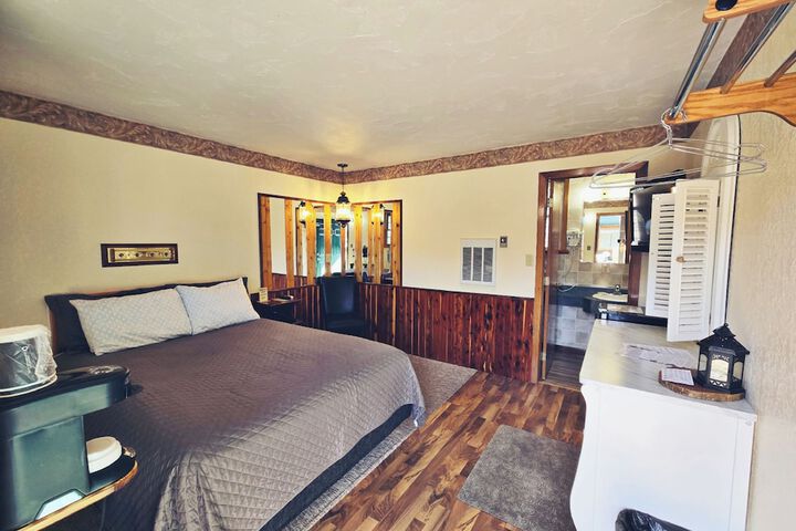 Room 51 of 183