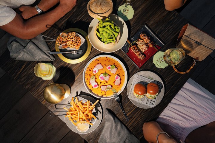 Dining 65 of 87