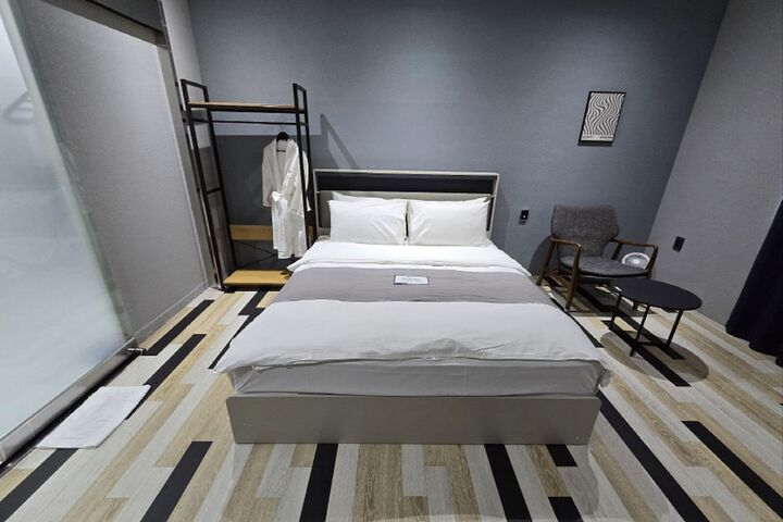 Room 54 of 184