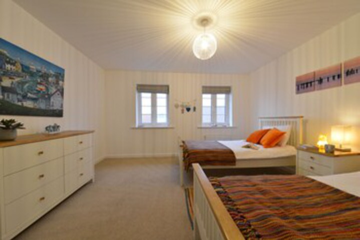 Room 21 of 27