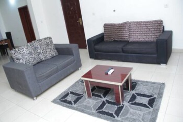 Room 11 of 28