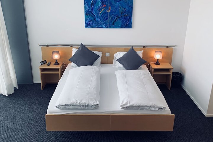 Room 13 of 39