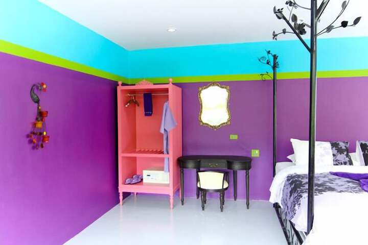 Room 16 of 105