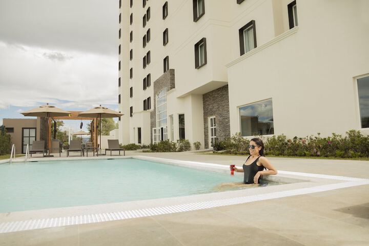 Pools & Facilities