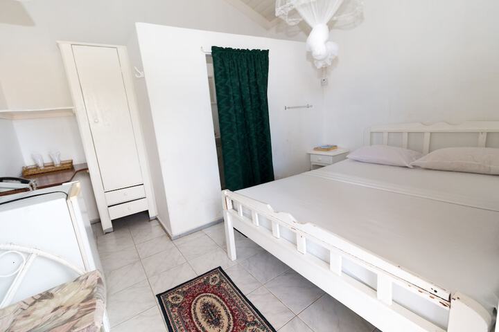 Room 3 of 46