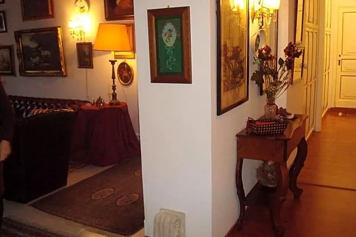 Room 10 of 14