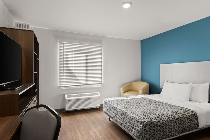 Room 14 of 28
