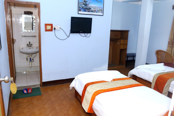 Room 9 of 48