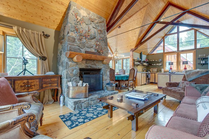 Idaho Springs Home w / Amazing Mountain Views!