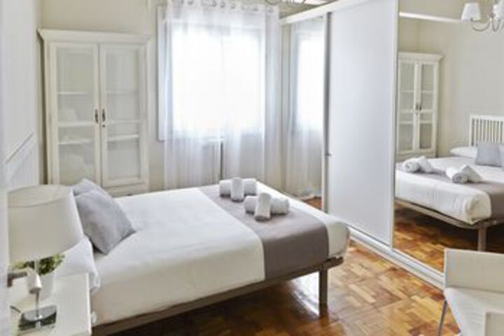 Room 5 of 10
