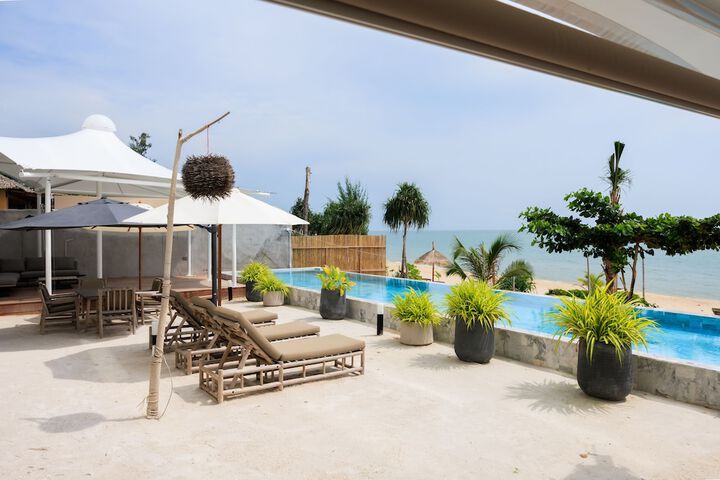 Sundeck 95 of 118
