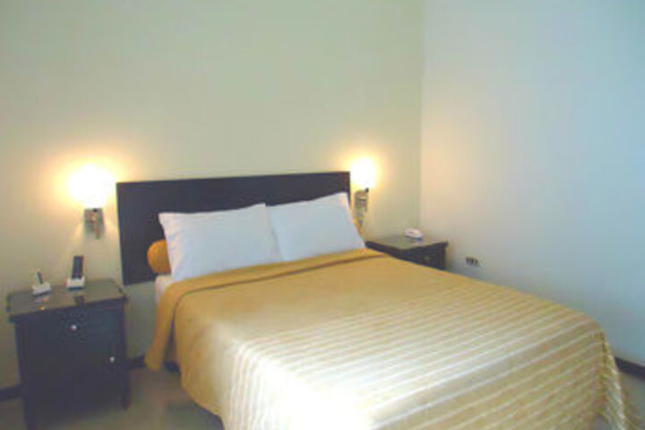 Room 13 of 23