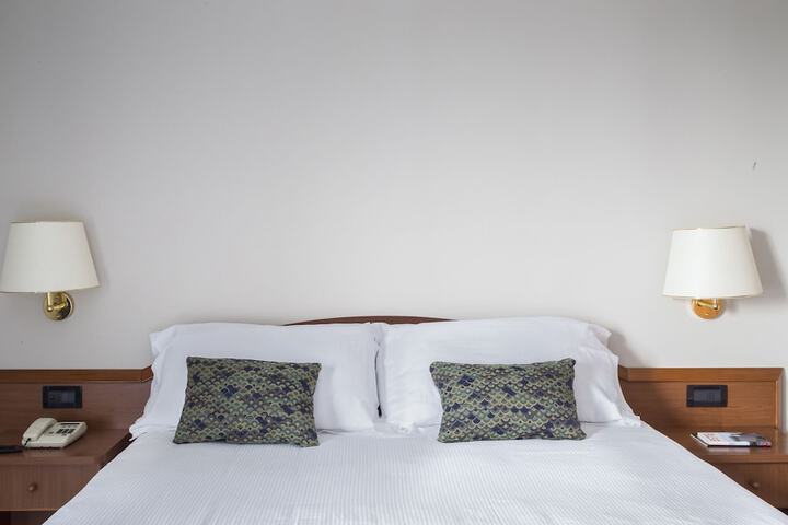 Room 8 of 25