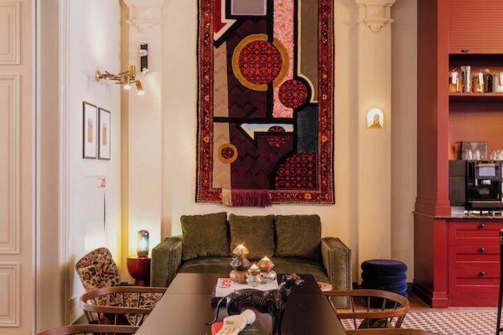 Lounge 217 of 269