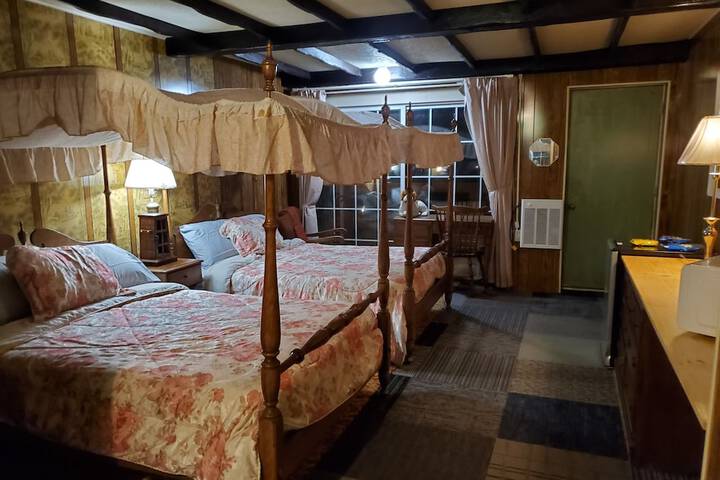 2 Double Beds (1 of 28)