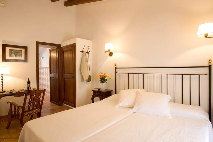 Room 2 of 24