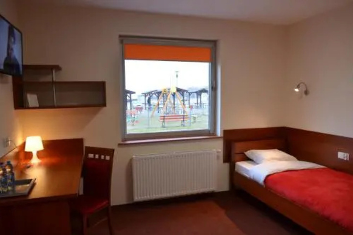 Room 6 of 11