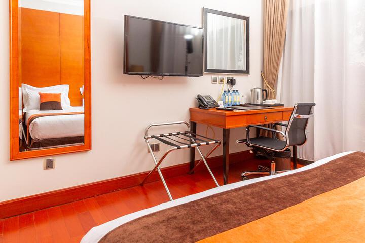 Room 62 of 70