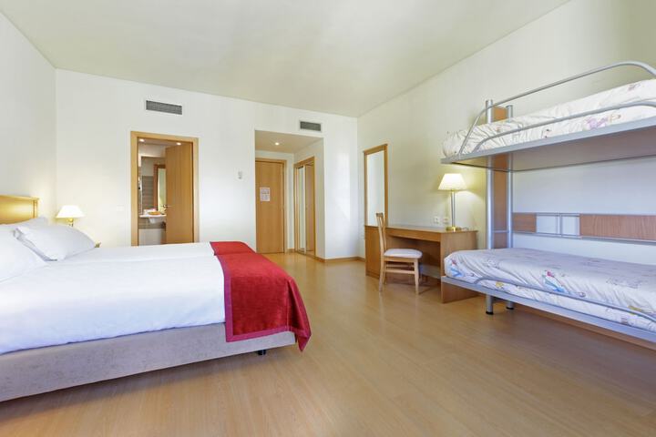 Room 5 of 36