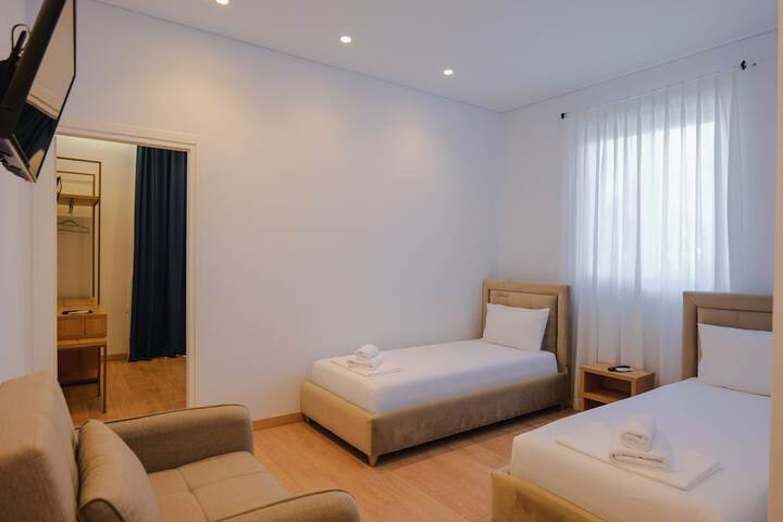 Room 16 of 30