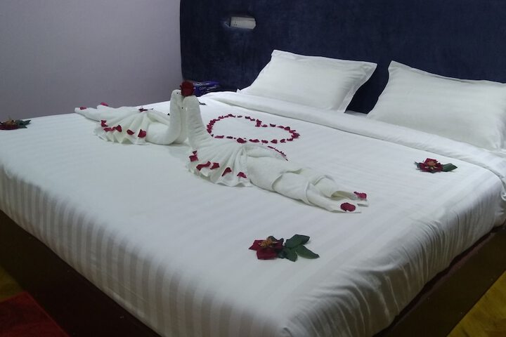 Room 4 of 25