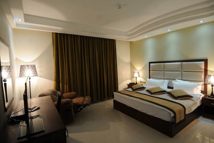 Room 7 of 36