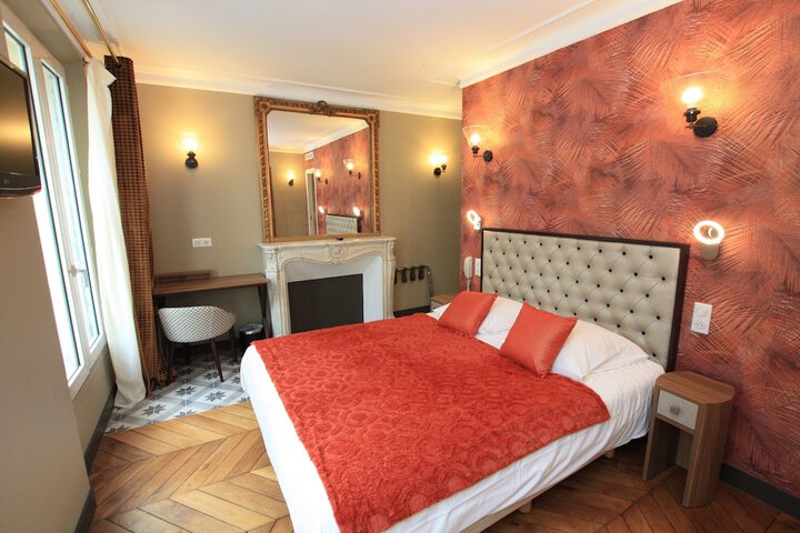 Room 9 of 42