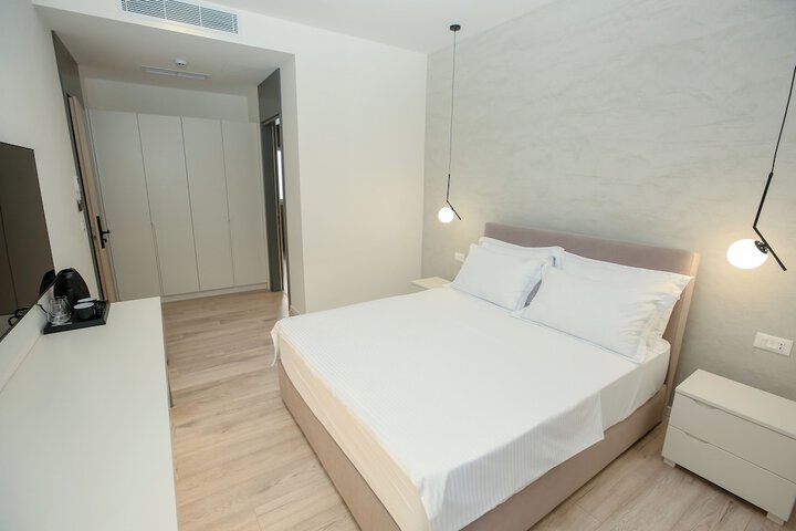 Room 3 of 42