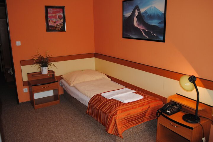 Room 4 of 44