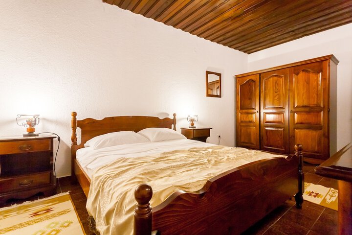 Room 3 of 129