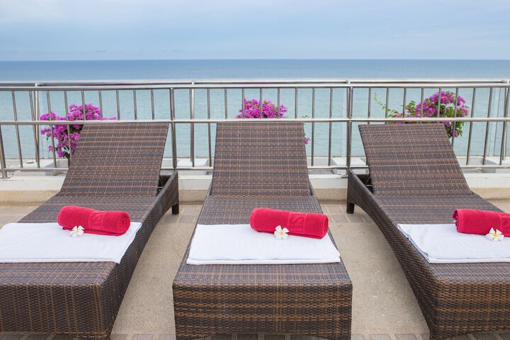 Sundeck 57 of 65