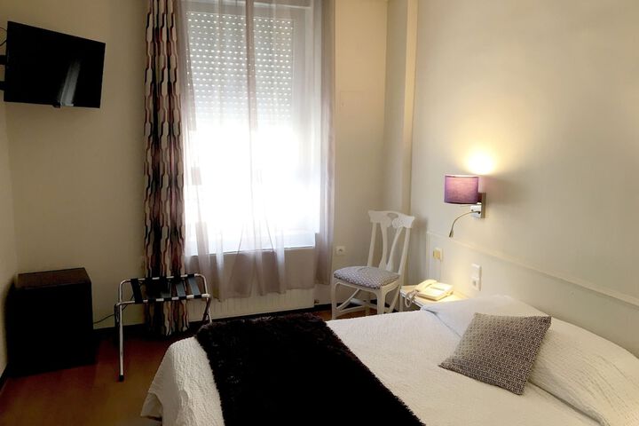 Room 12 of 14