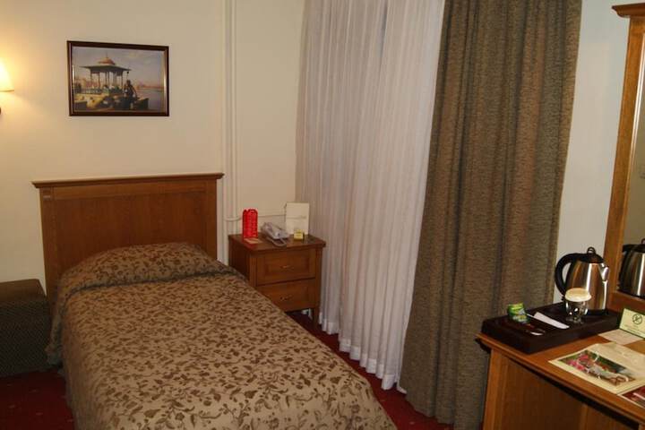 Room 12 of 47