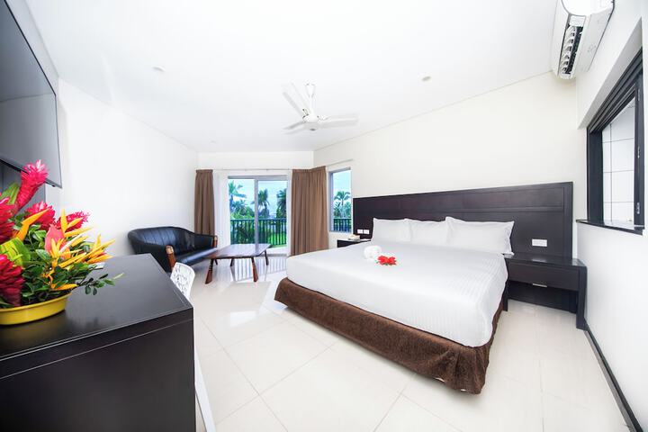 Room 5 of 28