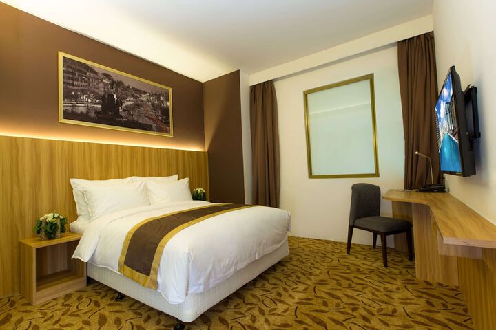 Room 25 of 53