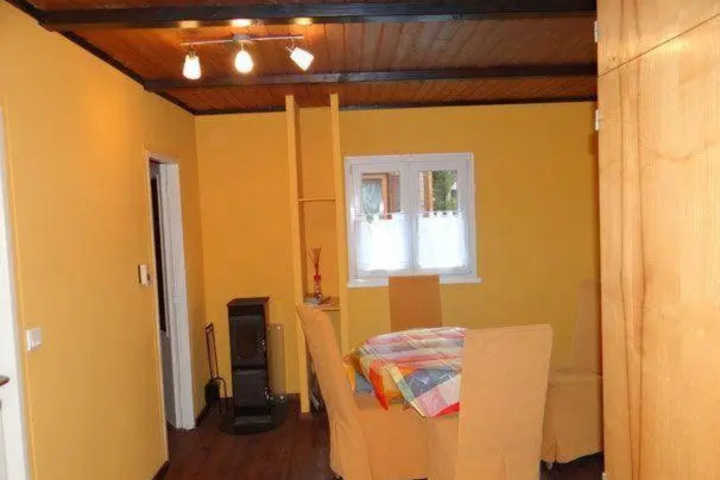 Room 4 of 9