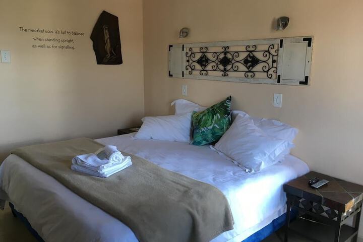 Room 3 of 34