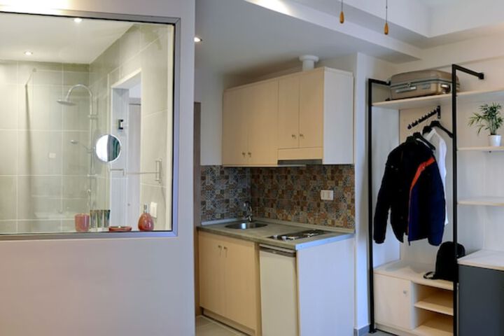 Room 9 of 40
