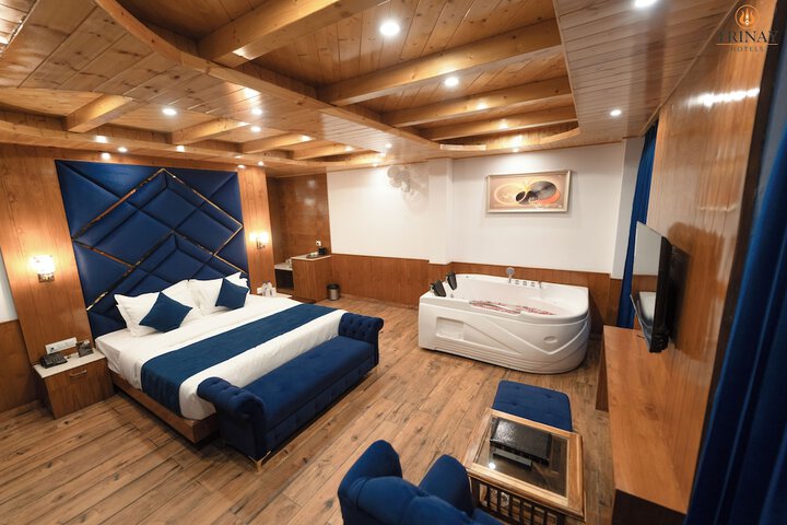 Room 17 of 32