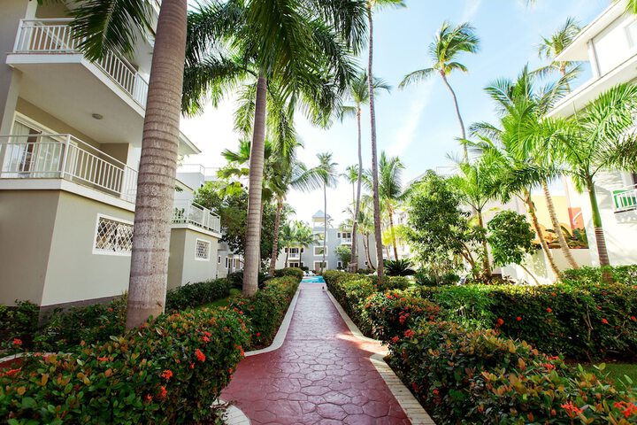 Hotel Exterior 79 of 83
