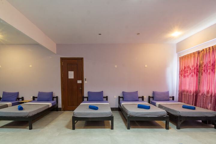 Room 8 of 45